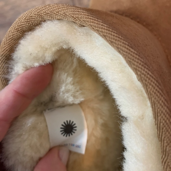 Ugg Boots size 8 - Picture 4 of 6